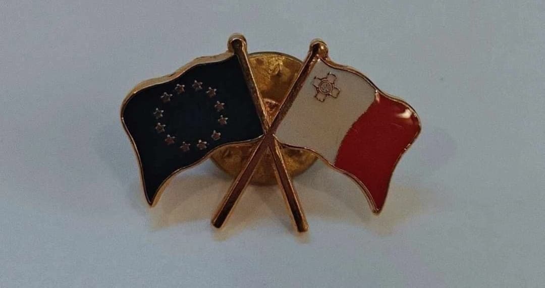 European Union Friendship Flag Malta Metal Pin Badge
