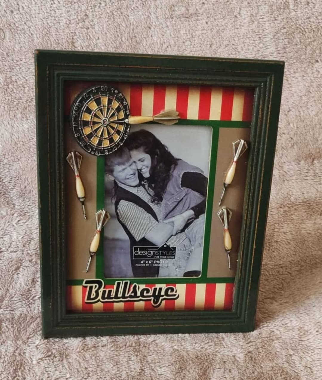 Vintage Darts Bullseye Picture Frame - Fits 6x4 inch Photo