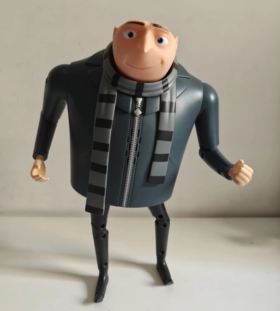 Despicable Me Talking GRU By Thinkway Toys 11" Action Toy Figure