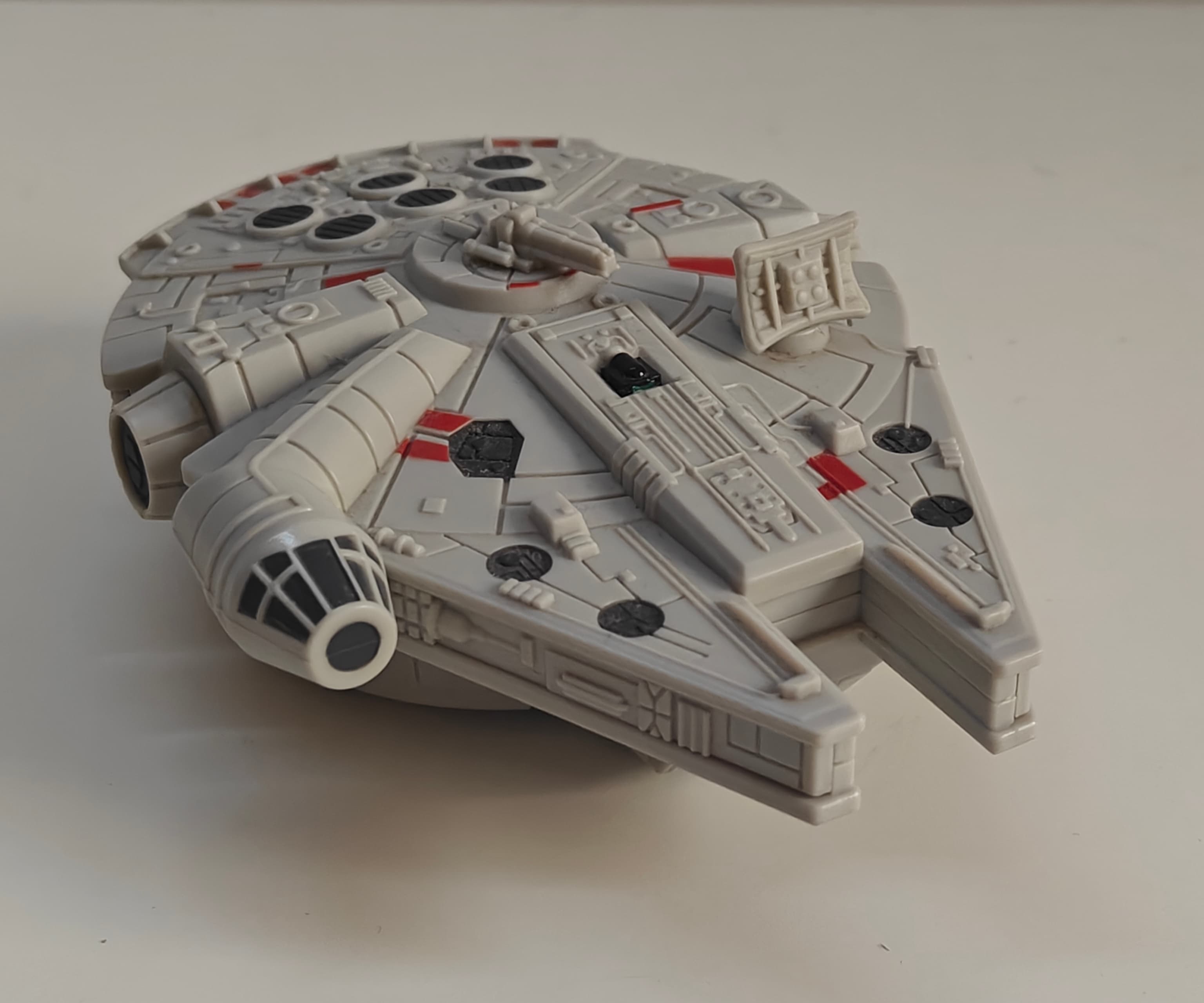 Thinkway Star Wars The Force Awakens Millennium Falcon 5.5 inch Toy Wheels Move