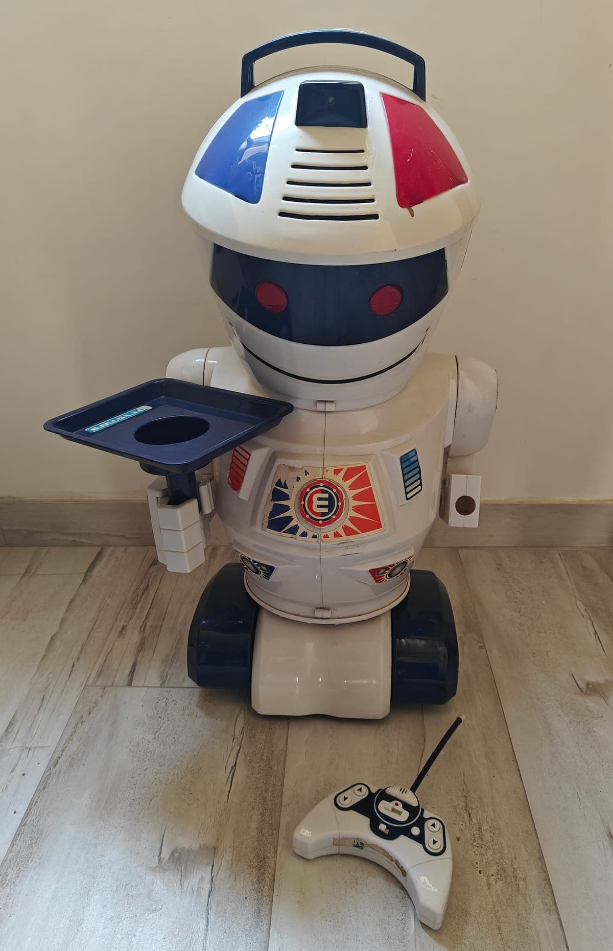 Vintage 1994 EMIGLIO Robot with Tray & Remote Control WORKING
