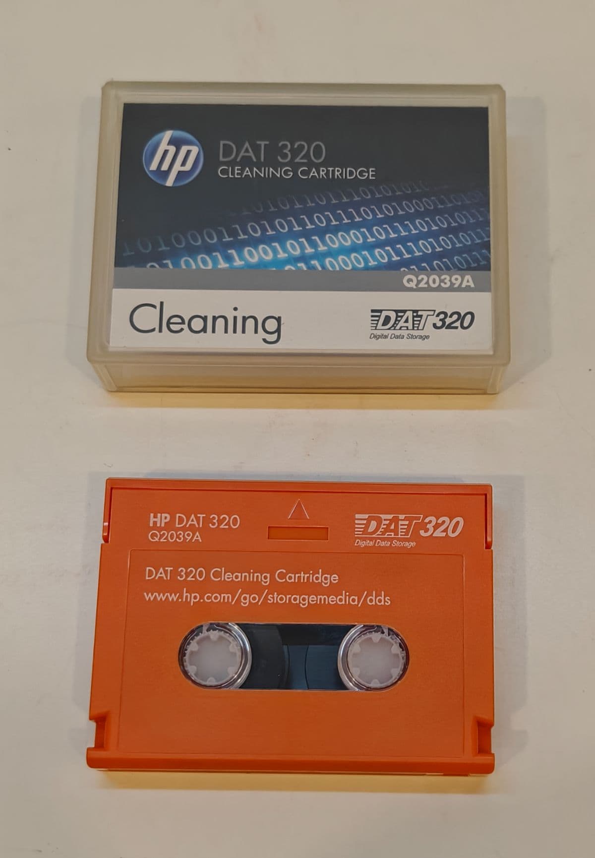 HP DAT 320 Cleaning Cartridge Q2039A DDS Tape Drive Cleaner w/ Case