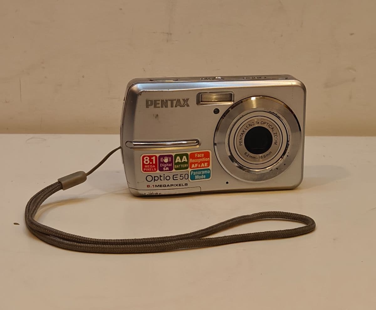 Pentax Optio E50 Digicam • 8.1MP Silver Point & Shoot Camera - Working