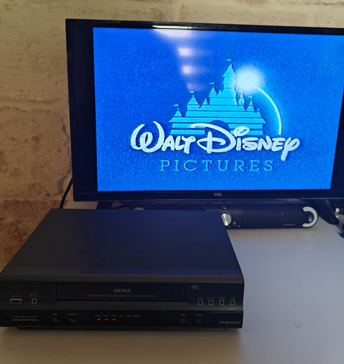Akira VCP-007LR3 Video Cassette Player VCR VHS Working