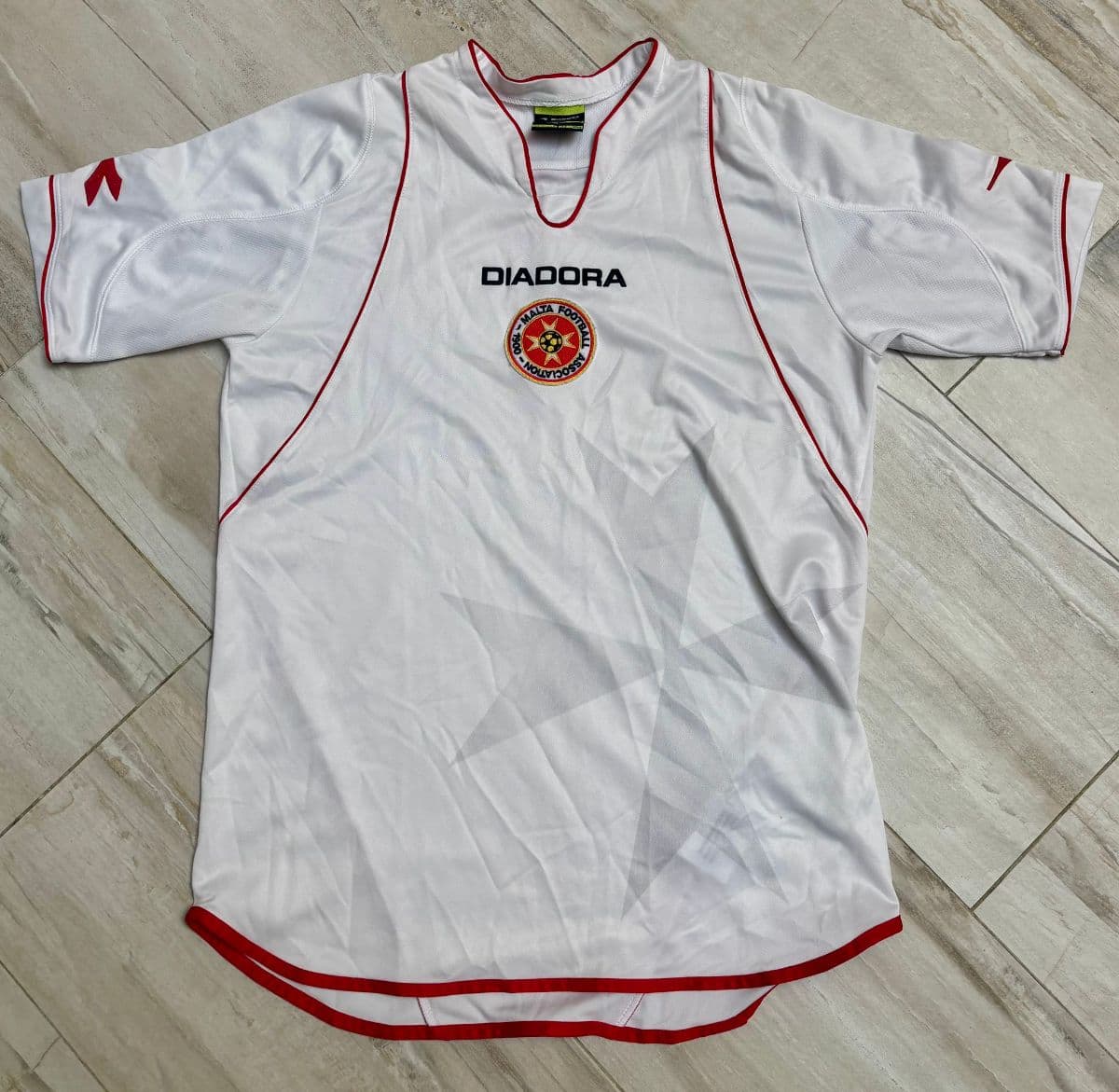 Vintage Malta National Team 2007-2009 Away Football Shirt Jersey Diadora Size Small