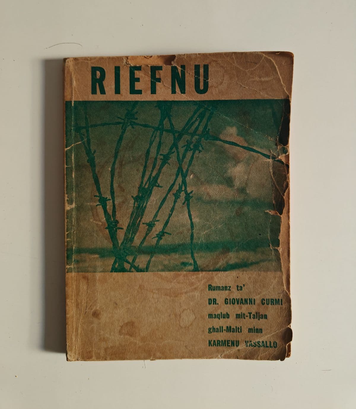 Riefnu - Rumanz ta' Dr. Giovanni Curmi maqlub mit-Taljan ghal Malti minn Karmenu Vassallo