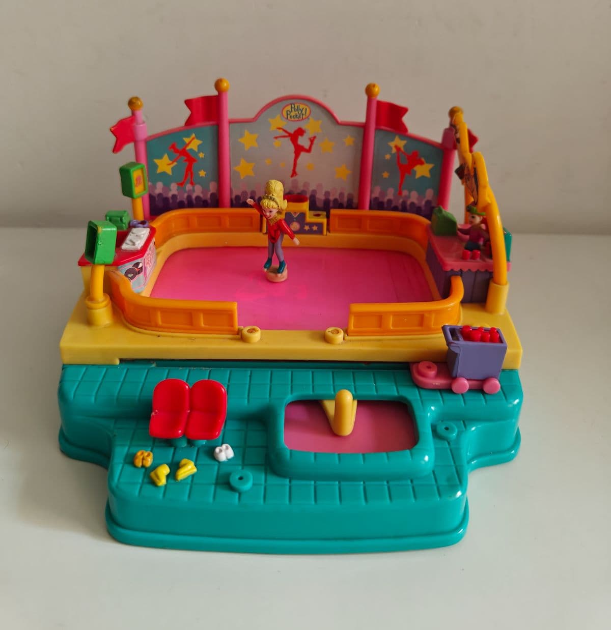 Vintage Polly Pocket 1998 Ice Skating Action Park Bluebird Playset With Figure