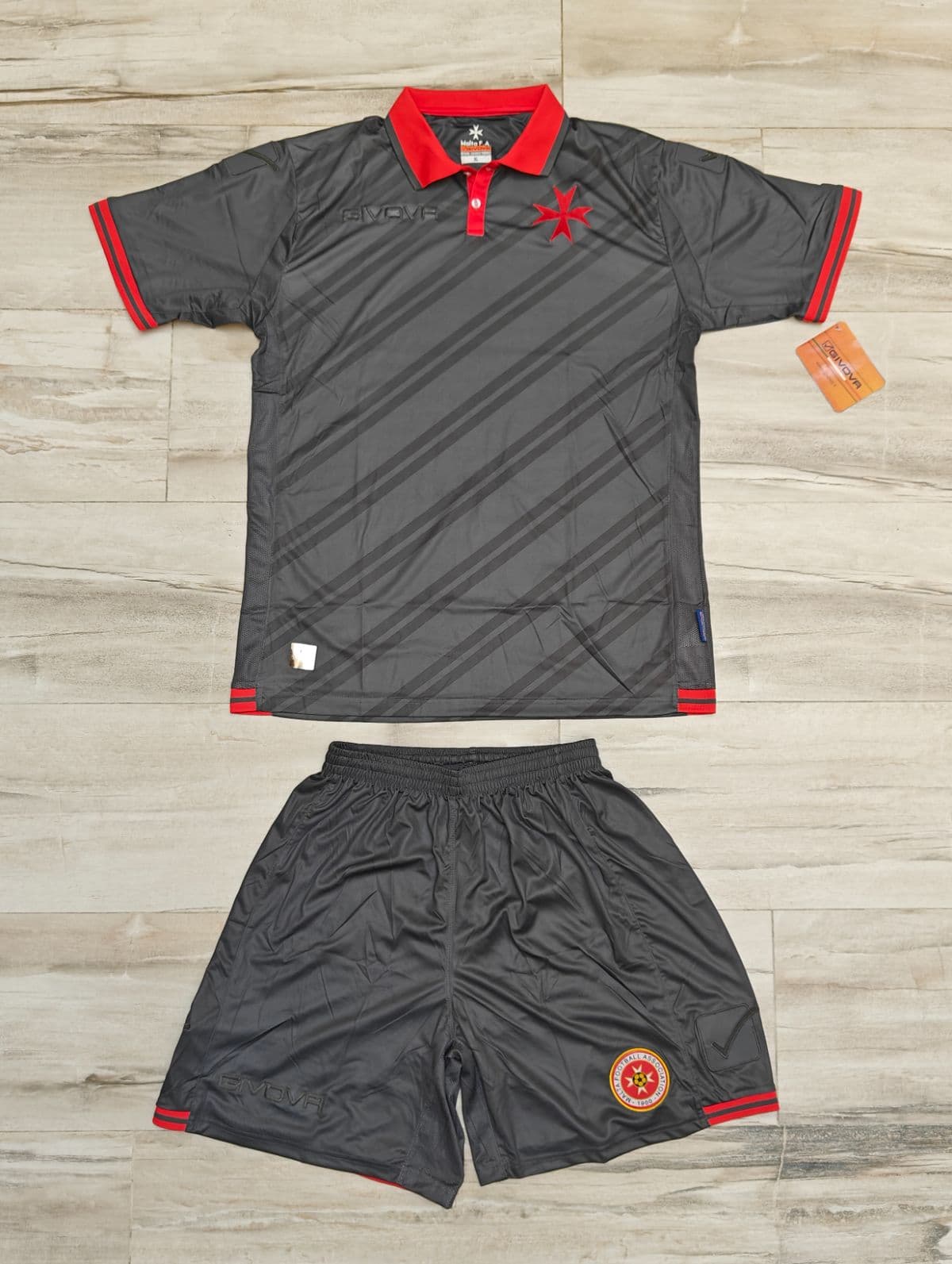 2016/17 Malta National Team Goalkeeper Kit XL BNWT Givova Shirt & Shorts