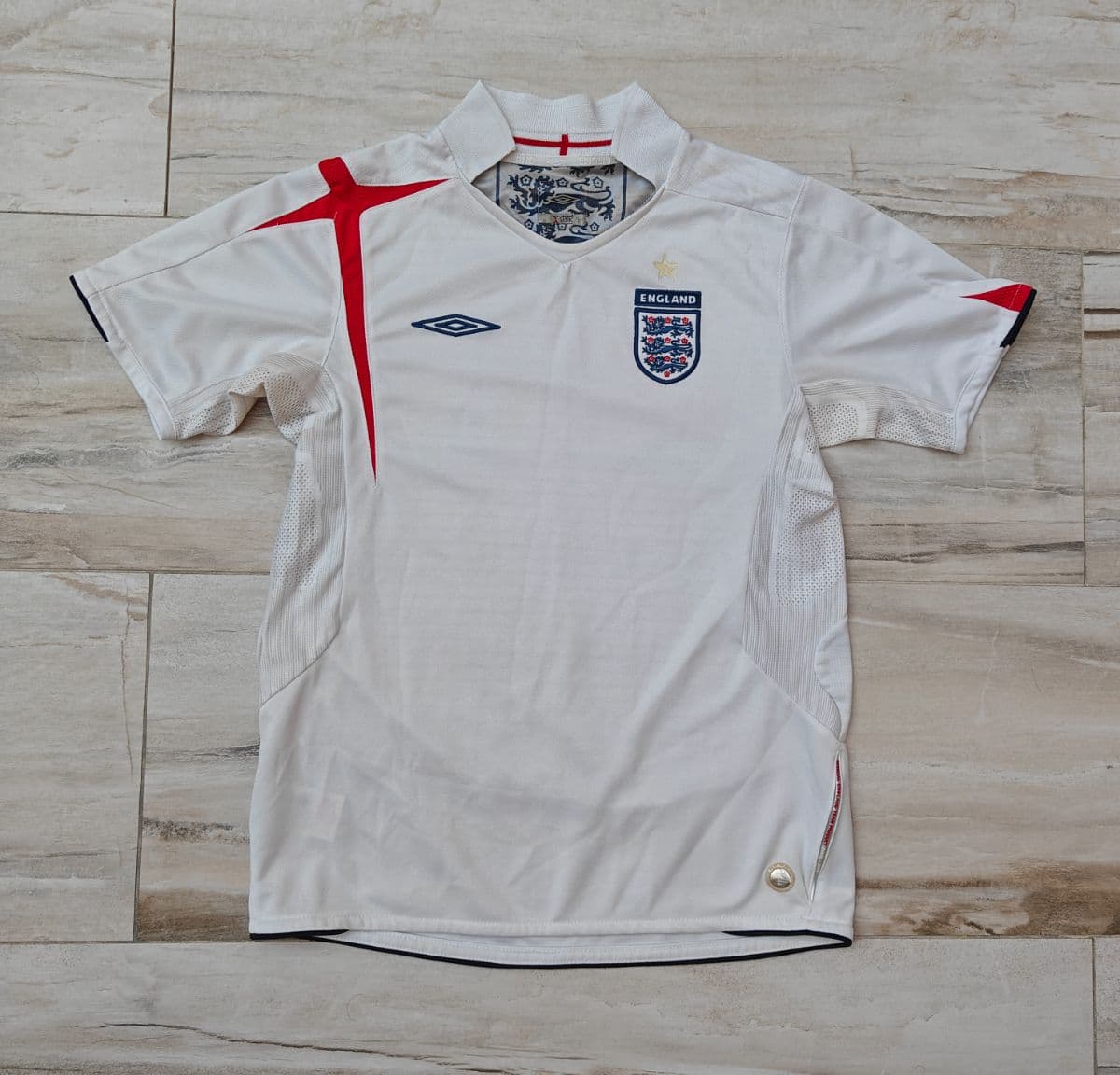Original England Umbro 2005–2007 Home Football Shirt Size S