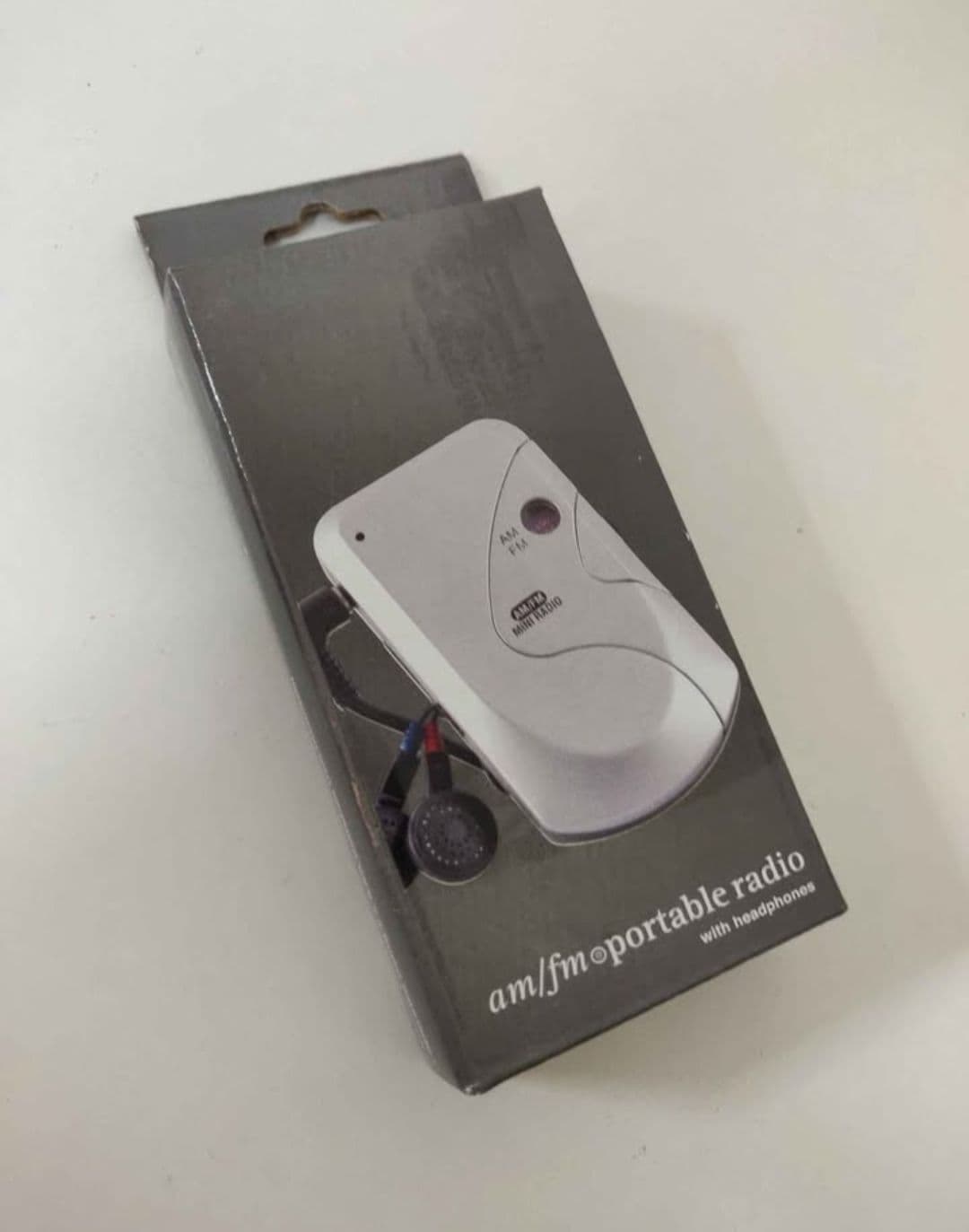 AM / FM Portable Mini Radio with Earphones