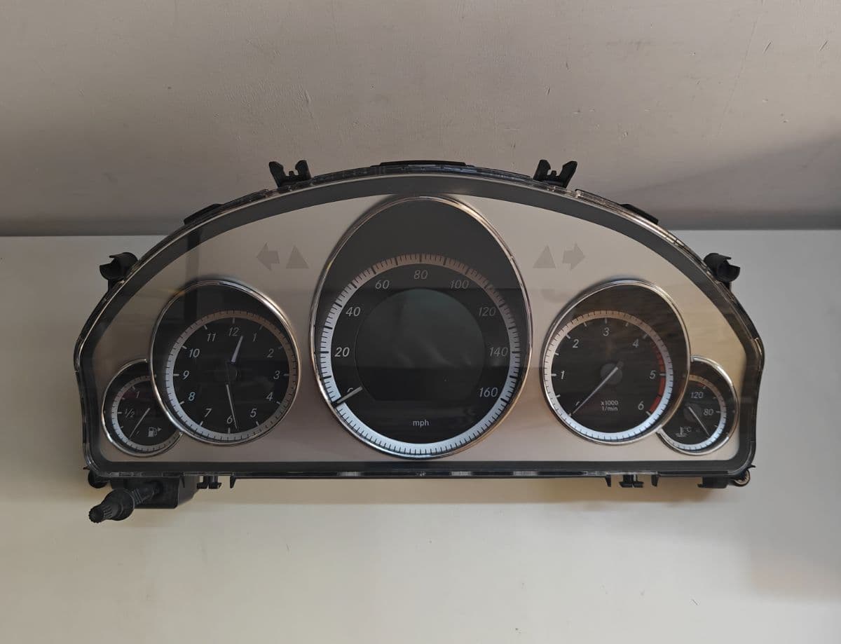 Mercedes W212 C207 E-Class Diesel Instrument Cluster Speedometer A2129005104