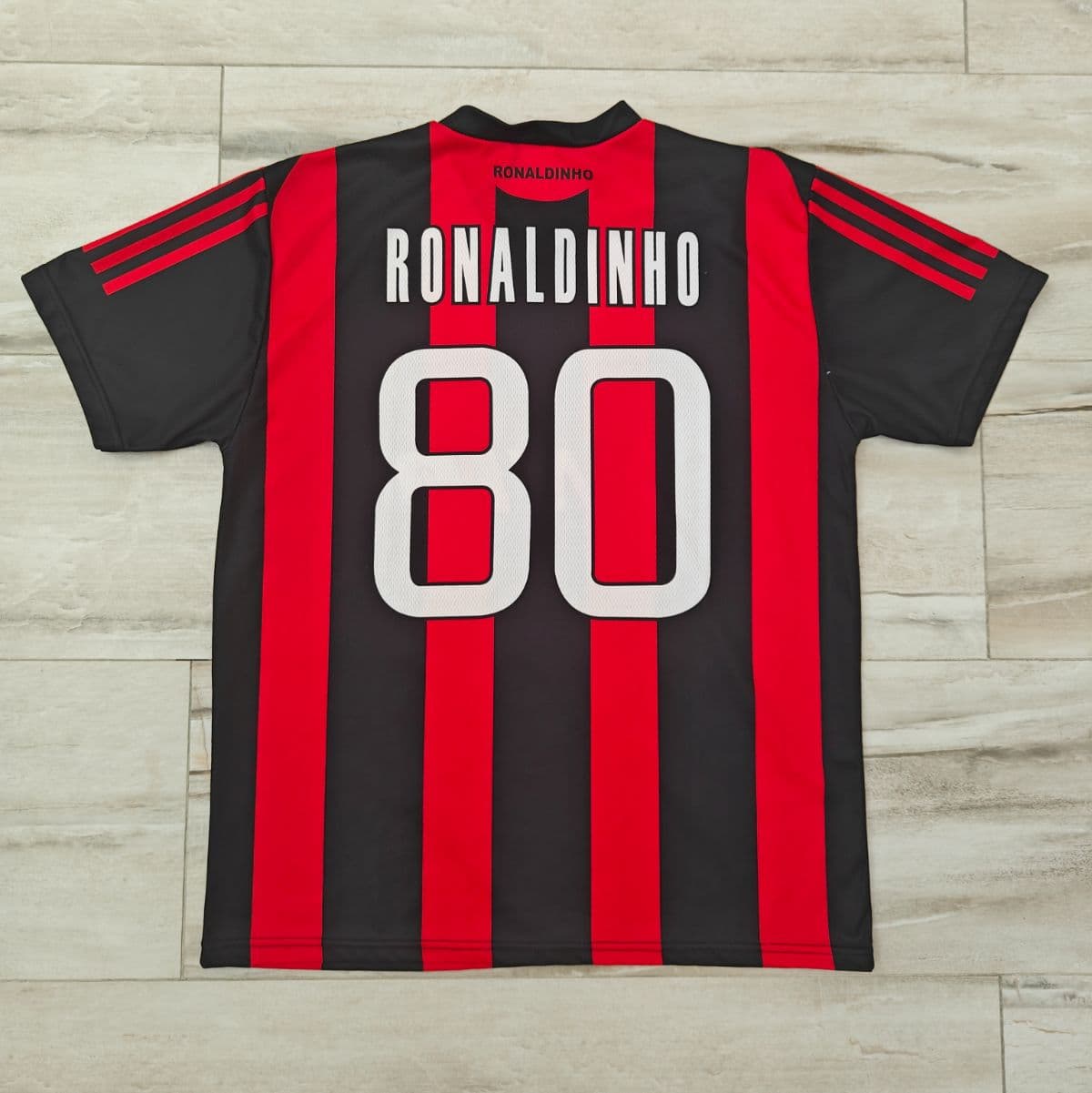 Ronaldinho AC Milan Retro Football Shirt #80 - Size M