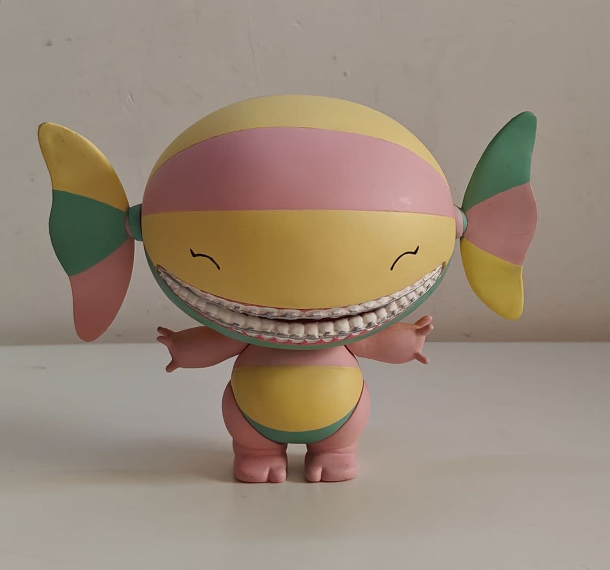 Toxic Candies Sweety Pink Vinyl Figure Stephane Levallois Artoyz Art Toy Loose