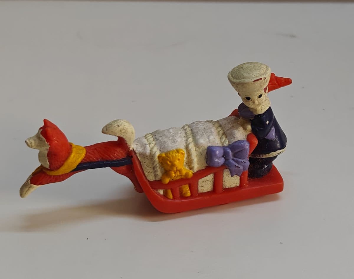Vintage 1995 Hardees Balto Toy Jenna Rosie Sled Kids Meal Figure Dakin Amblin