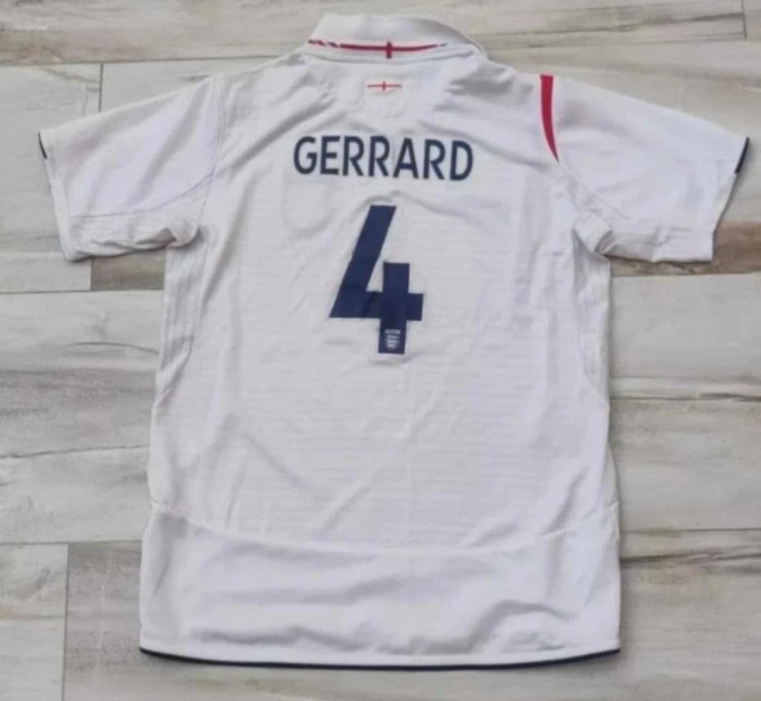 Steven Gerrard England Umbro Shirt Size - Boys Large 11-12yrs