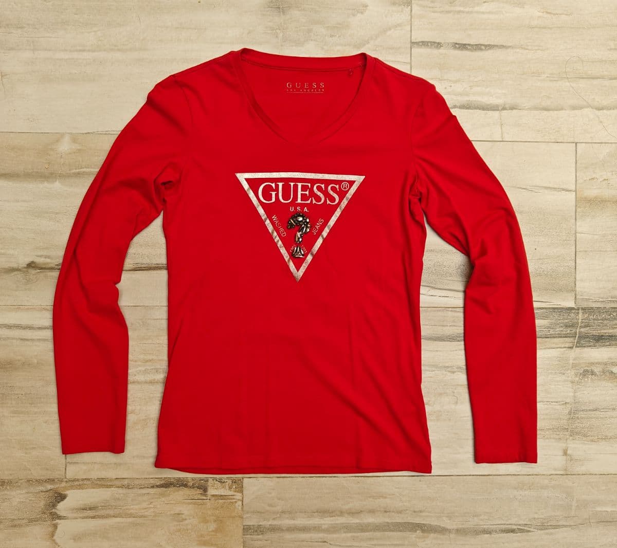 Original GUESS Women’s Red Long Sleeve T-Shirt (V-Neck / Size S)