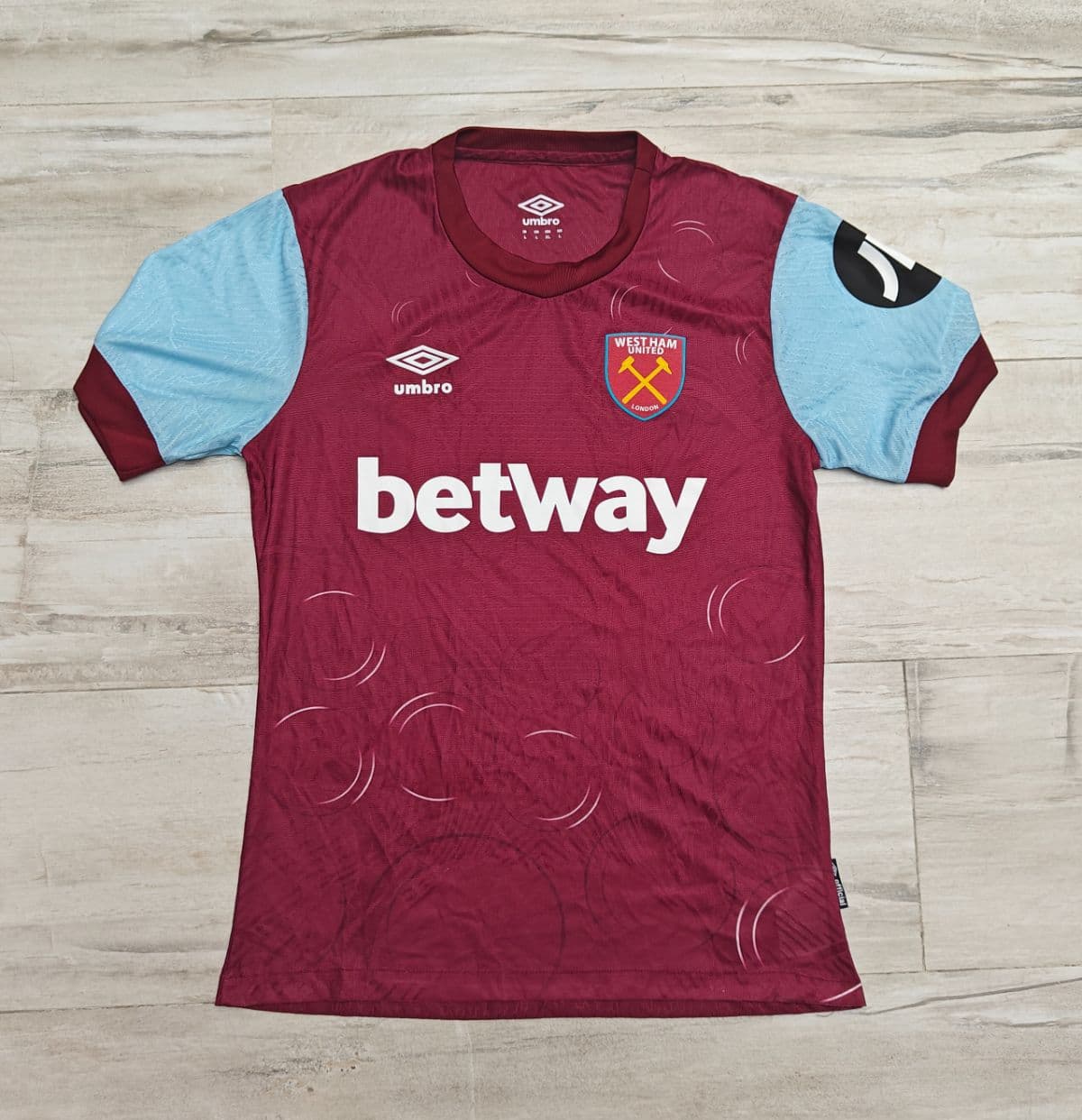 Official Umbro West Ham United 2023-24 Home Football Shirt / Jersey - Size L