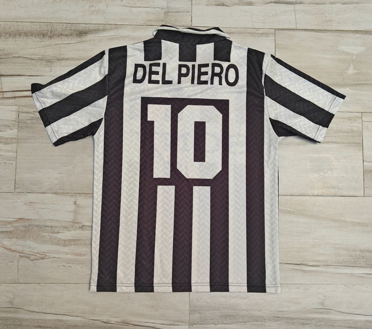 Retro Juventus 1995/96 Home Shirt Medium Size — #10 Del Piero — Unbranded