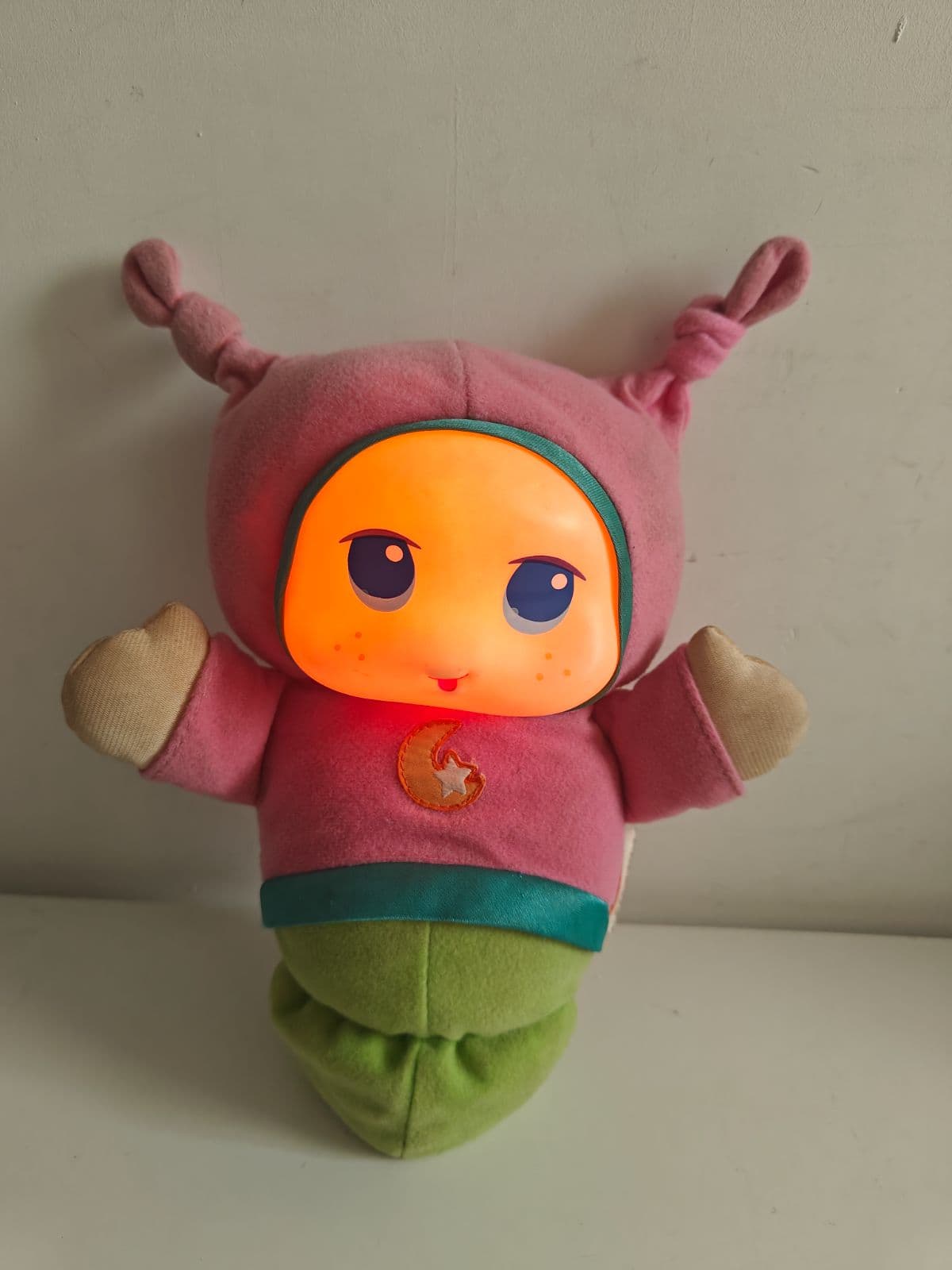 Playskool Lullaby Glo Worm – Pink/Green Light-Up Musical Plush Toy