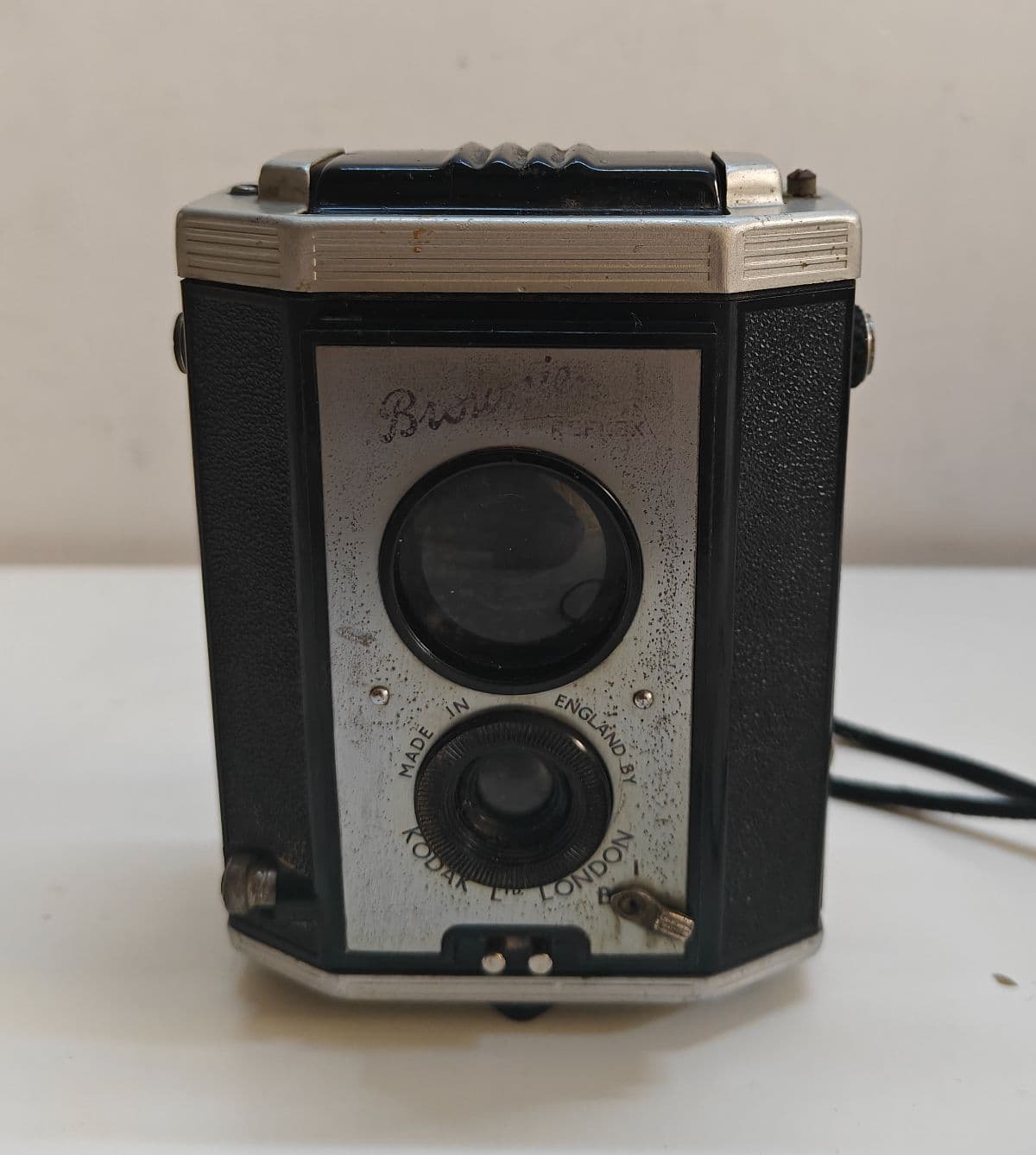 Vintage Kodak Brownie Reflex Camera - 1940s Retro Box Camera