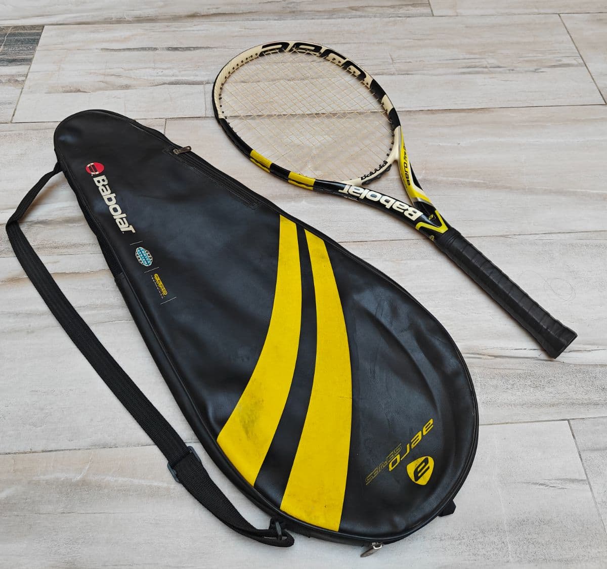 Babolat AeroPro Drive Tennis Racquet (Nadal Model) with Bag